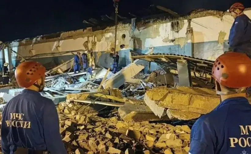 গানপাউডার উৎপাদন কারখানায় ভয়াবহ বিস্ফোরণের ঘটনা ঘটেছে।
