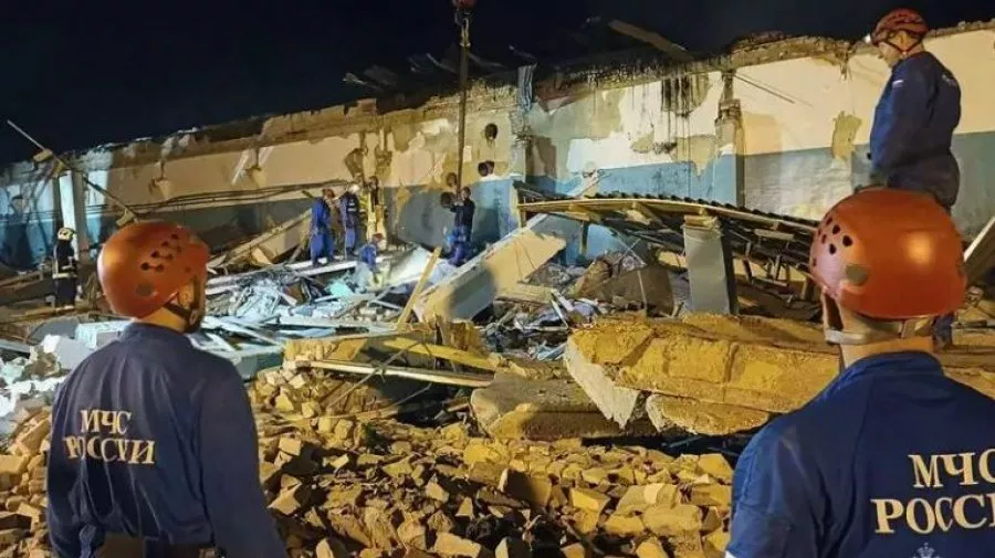 গানপাউডার উৎপাদন কারখানায় ভয়াবহ বিস্ফোরণের ঘটনা ঘটেছে।