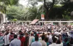 সরকারকে এক মাসের আলটিমেটাম দিয়েছেন আন্দোলনরত শিক্ষকরা।