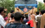 অটোরিকশার চালক ও যাত্রীসহ পাঁচজন নিহত হয়েছেন।