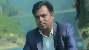 সাংবাদিক মো. আসাদুজ্জামান তুহিনকে কুপিয়ে হত্যা করা হয়েছে।