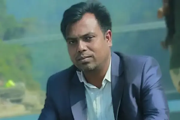 সাংবাদিক মো. আসাদুজ্জামান তুহিনকে কুপিয়ে হত্যা করা হয়েছে।