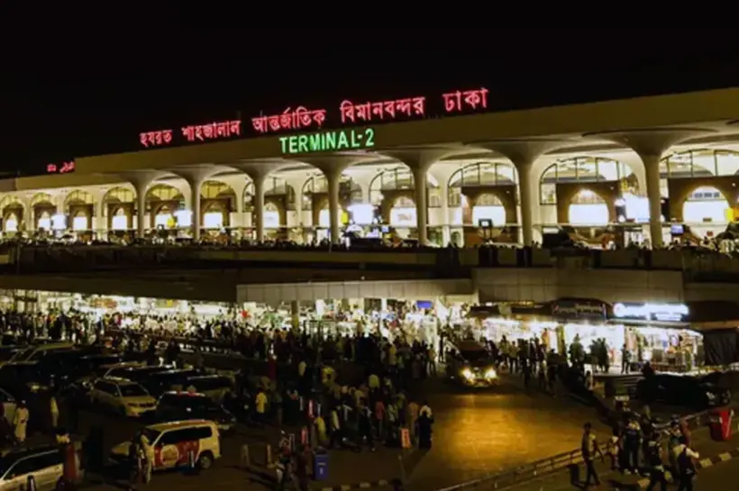 বৃহস্পতিবার রাত সাড়ে ১১টার দিকে হজরত শাহজালাল আন্তর্জাতিক বিমানবন্দরে তাদের বহন করা বিমানটি অবতরণ করে।