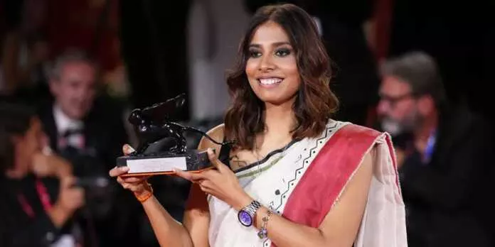৮২তম ভেনিস আন্তর্জাতিক চলচ্চিত্র উৎসবে সেরা পরিচালকের খেতাব জিতেছেন পশ্চিমবঙ্গের পুরুলিয়ার মেয়ে অনুপূর্ণা রায়।