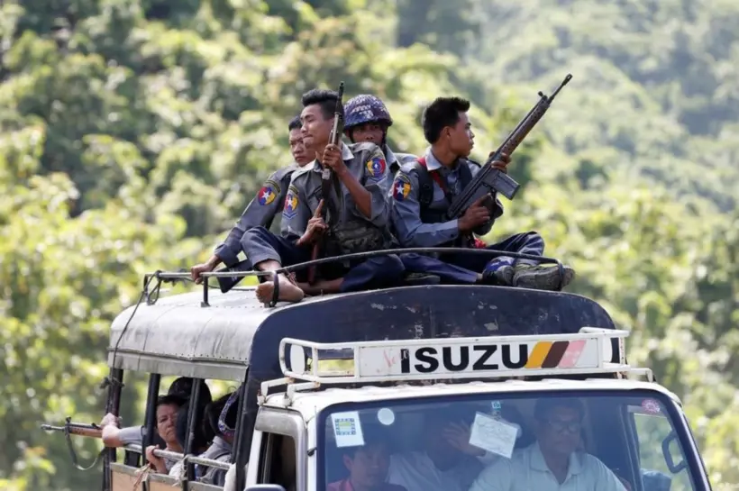আরাকান আর্মির একটি ঘাঁটিতে ‘রোহিঙ্গা বিদ্রোহীরা’ হামলা চালিয়েছে।