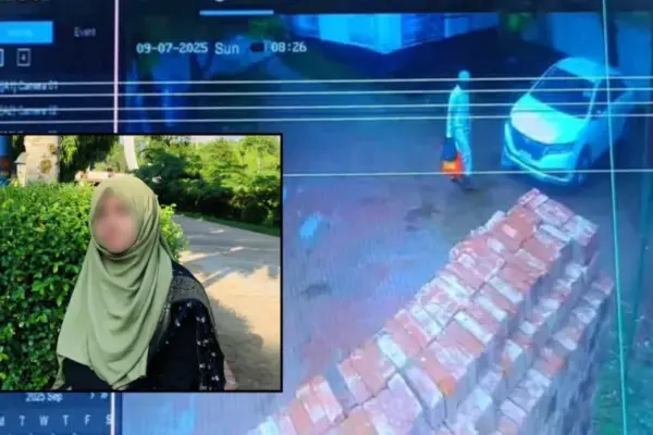 হত্যার ঘটনা জানাজানির পর সিসিটিভি ফুটেজে ধরা পড়া একটি দৃশ্য ঘিরে চাঞ্চল্য সৃষ্টি হয়েছে।