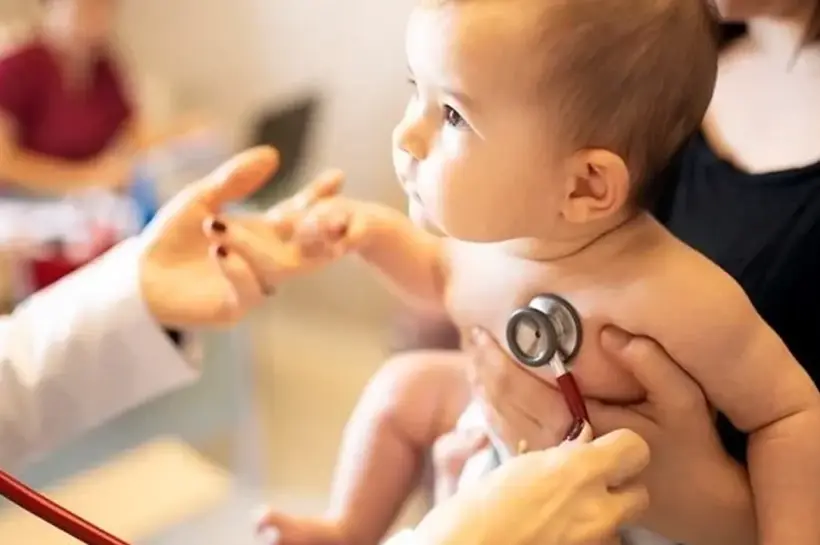 হার্টের ত্রুটি নিয়ে বছরে পৌনে এক লাখ শিশুর জন্ম হয়।