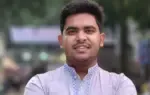 একে একে তিনটি শ্রেণিকক্ষে ঢুকে অর্ধশত শিক্ষার্থীকে বেধড়ক পেটান বাগছাস নেতা।