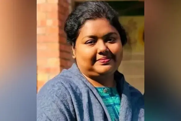 দায়িত্ব পালনের সময় মারা গেছেন পোলিং অফিসার ও চারুকলা বিভাগের সহকারী অধ্যাপক জান্নাতুল ফেরদৌস।