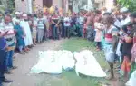বন্ধ ফ্ল্যাট থেকে মাসহ তার দুই শিশু সন্তানের মরদেহ উদ্ধার করা হয়েছে।