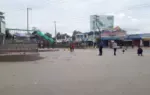 আইনশৃঙ্খলা রক্ষাকারী বাহিনীর সঙ্গে শ্রমিকদের দফায় দফায় সংঘর্ষ হয়েছে।