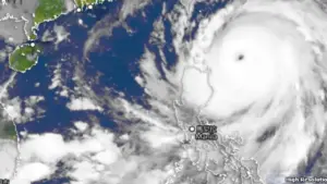 উপকূলের দিকে ধেয়ে আসছে সুপার টাইফুন রাগাসা।