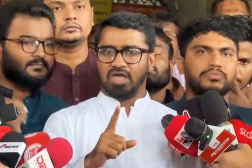 যমুনা ও সচিবালয় ঘেরাওয়ের হুঁশিয়ারি দিয়েছেন গণঅধিকার পরিষদের সাধারণ সম্পাদক রাশেদ খাঁন।