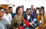 নির্বাচন ভবনে প্রধান নির্বাচন কমিশনার (সিইসি) এএমএম নাসির উদ্দিনের সঙ্গে বৈঠক করেন ট্রেসি অ্যান জ্যাকবসন।