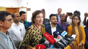 নির্বাচন ভবনে প্রধান নির্বাচন কমিশনার (সিইসি) এএমএম নাসির উদ্দিনের সঙ্গে বৈঠক করেন ট্রেসি অ্যান জ্যাকবসন।