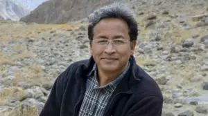 লাদাখ রাজ্য প্রতিষ্ঠার দাবিতে সোচ্চার সমাজকর্মী সোনম ওয়াংচুককে গ্রেপ্তার করা হয়েছে।