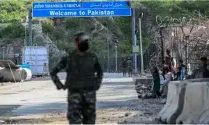 খাইবার পাখতুনখোয়া প্রদেশের তিরাহ উপত্যকায় ভয়াবহ বিমান হামলা চালিয়েছে দেশটির বিমানবাহিনী।