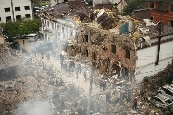 ইউক্রেনের রাজধানী কিয়েভ আবারও রাশিয়ার ভয়াবহ হামলার মুখে পড়েছে।