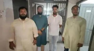 সমন্বয়ক পরিচয়ে চাঁদাবাজির সময় সাবেক সমন্বয়ক সাইফুল ইসলাম রাব্বিসহ পাঁচজনকে আটক করেছে সেনাবাহিনী।