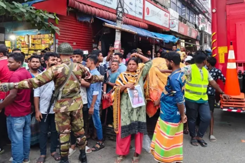 আগুনের ঘটনায় মৃতের সংখ্যা বেড়ে ১৬ জন হয়েছে।