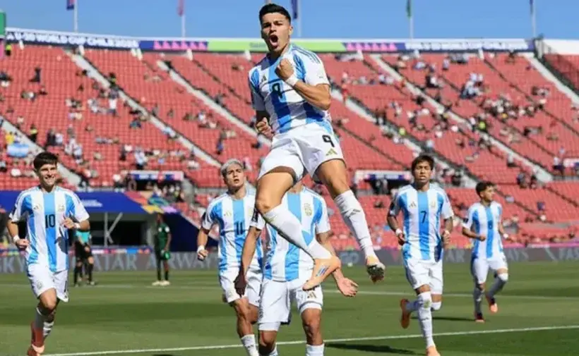 চিলিতে অনুষ্ঠিত অনূর্ধ্ব-২০ বিশ্বকাপ ফাইনালের টিকিট নিশ্চিত করেছে আর্জেন্টিনা।