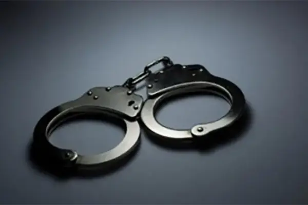 পিস্তল ঠেকিয়ে এক স্কুলছাত্রকে হুমকি দেওয়ার অভিযোগে এনসিপির রংপুর মহানগর সমন্বয় কমিটির এক সদস্যসহ দুই যুবককে গ্রেপ্তার করেছে পুলিশ।