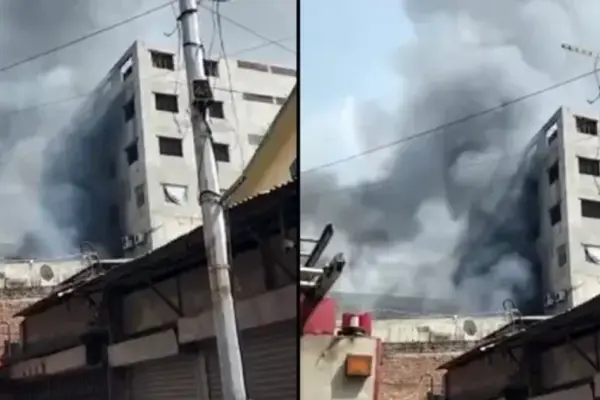 আগুন নিয়ন্ত্রণে ফায়ার সার্ভিসের ৮টি ইউনিট কাজ করছে।