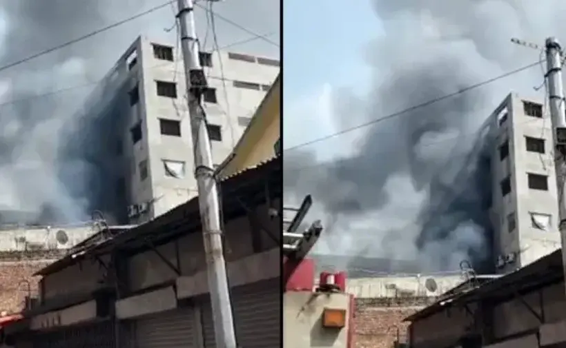 আগুন নিয়ন্ত্রণে ফায়ার সার্ভিসের ৮টি ইউনিট কাজ করছে।