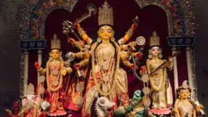 বাঙালি সনাতন ধর্মাবলম্বীদের সবচেয়ে বড় ধর্মীয় উৎসব শারদীয় দুর্গোৎসব।