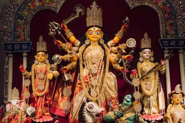 বাঙালি সনাতন ধর্মাবলম্বীদের সবচেয়ে বড় ধর্মীয় উৎসব শারদীয় দুর্গোৎসব।
