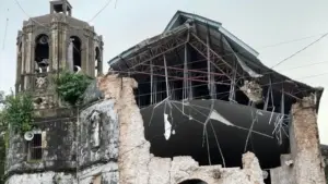 ফিলিপাইনের মধ্যাঞ্চলে শক্তিশালী ভূমিকম্পে হতাহতের সংখ্যা বাড়ছে।