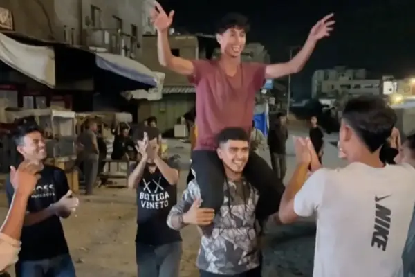 ইসরায়েল ও হামাস গাজায় শান্তি পরিকল্পনার প্রথম পর্যায় বাস্তবায়নে সম্মত হয়েছে।