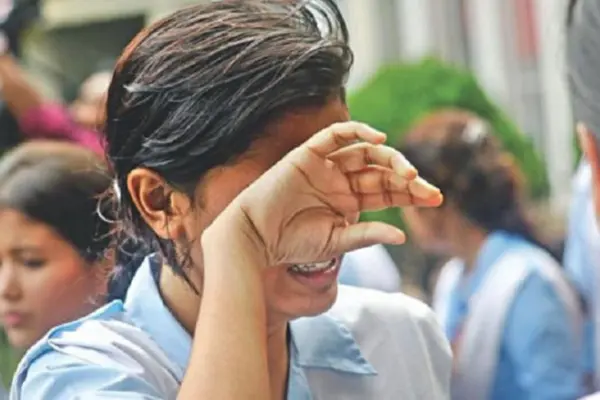 দেশে এবারের এইচএসসি ও সমমানের পরীক্ষার ফলাফলে বিপর্যয় ঘটেছে।