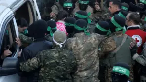 ফিলিস্তিনের গাজায় বন্দি বিনিময় শুরু করেছে হামাস ও ইসরায়েল।