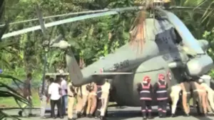 ভারতের রাষ্ট্রপতি দ্রৌপদী মুর্মুকে বহনকারী একটি হেলিকপ্টার দুর্ঘটনার কবলে পড়েছে।