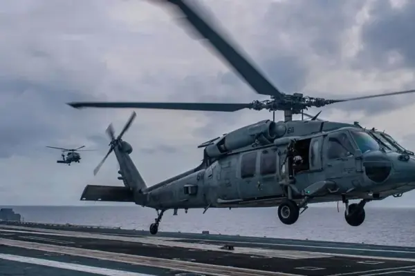 যুক্তরাষ্ট্রের নৌবাহিনীর একটি হেলিকপ্টার ও একটি যুদ্ধবিমান বিধ্বস্ত হয়েছে।