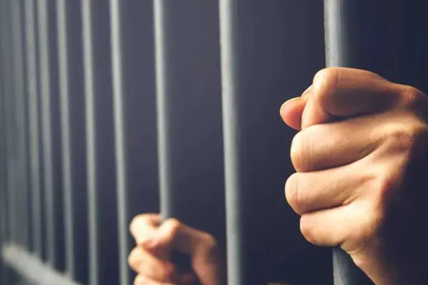 ঢাকা সেনানিবাসের একটি ভবনকে সাময়িকভাবে কারাগার হিসেবে ঘোষণা করেছে সরকার।