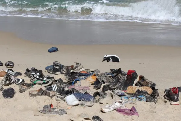 তিউনিসিয়ার সীমান্তবর্তী জুয়ারা থেকে রাস ইজদির পর্যন্ত উপকূলীয় এলাকায় এসব মরদেহ পাওয়া গেছে।