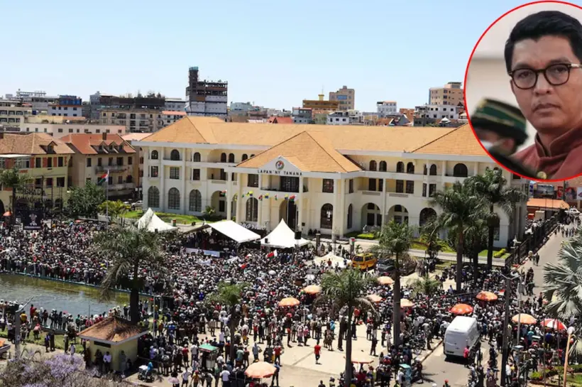 তুমুল আন্দোলনের মুখে দেশ ছেড়ে পালিয়েছেন আফ্রিকার দ্বীপরাষ্ট্র মাদাগাস্কারের প্রেসিডেন্ট আন্দ্রি রাজোয়েলিনা।