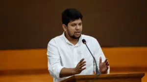 মাহফুজ আলম বলেন, সবাই সংঘাতের জন্য মুখিয়ে আছে।