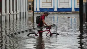 হারিকেন মেলিসা জ্যামাইকায় ক্যাটাগরি-৫ মাত্রার ঝড়ের শক্তি নিয়ে আঘাত হানে।