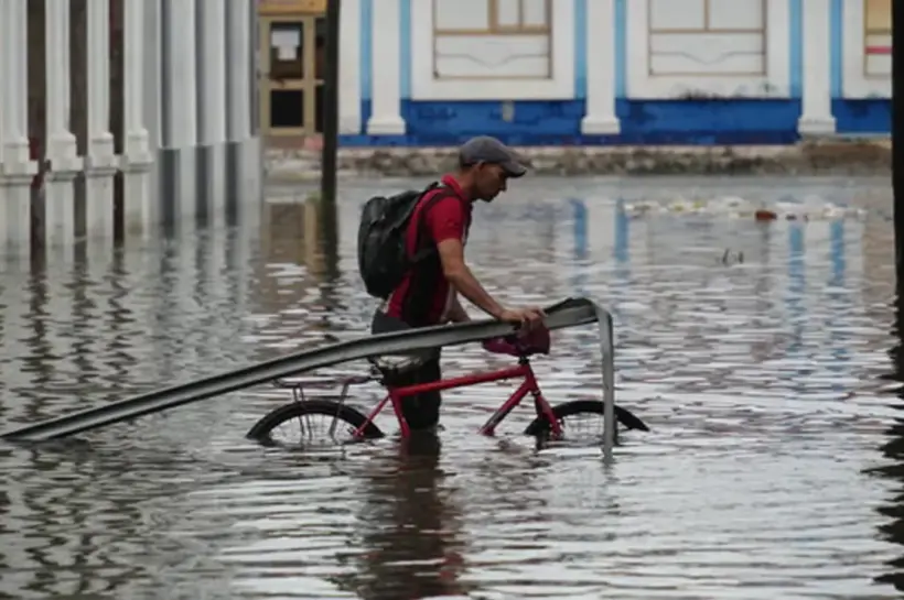 হারিকেন মেলিসা জ্যামাইকায় ক্যাটাগরি-৫ মাত্রার ঝড়ের শক্তি নিয়ে আঘাত হানে।