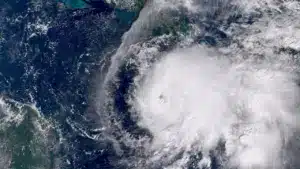 হারিকেনটি ক্যারিবীয় দেশ জ্যামাইকায় আঘাত হানতে চলেছে।