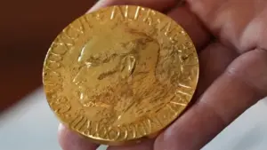 শান্তিতে নোবেল পুরস্কার জিতেছেন ভেনেজুয়েলার রাজনীতিক মারিয়া কোরিনা মাচাদো।