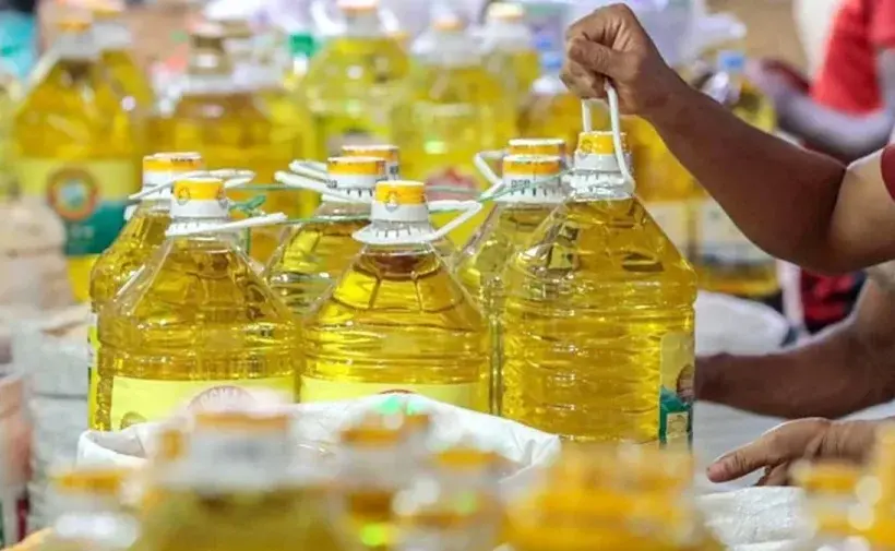 দেশের বাজারে বাড়ানো হয়েছে ভোজ্যতেলের দাম।