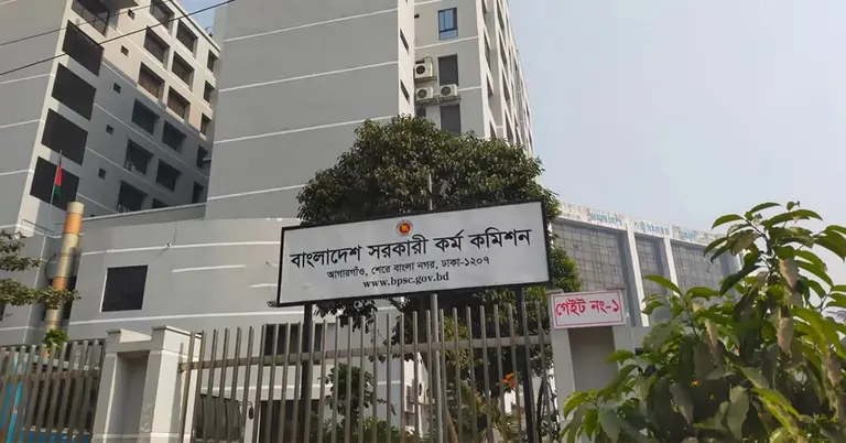 সামাজিক যোগাযোগ মাধ্যম ফেসবুকে দেয়া একটি পোস্টে এমন প্রশ্ন তুলেছেন যুক্তরাষ্ট্রের ক্যালিফোর্নিয়া বিশ্ববিদ্যালয়ের গবেষক ড. নাদিম মাহমুদ।