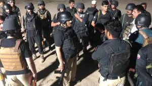 একটি পুলিশ প্রশিক্ষণ কেন্দ্রে গভীর রাতে হামলা হয়েছে।