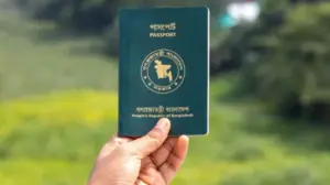 বিশ্বব্যাপী ভিসা নিষেধাজ্ঞা কঠোর হওয়ায় বাংলাদেশের পাসপোর্টের মূল্য ক্রমেই কমছে।