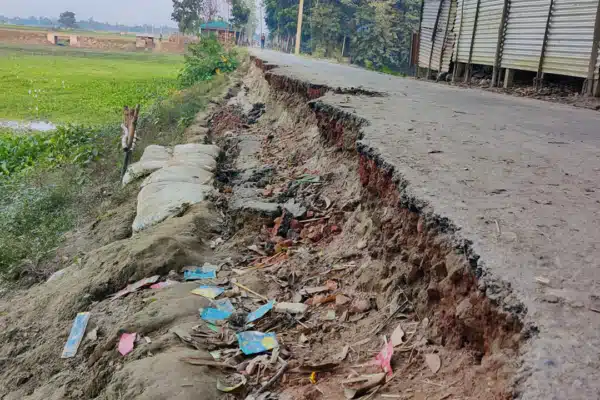 চার মাস আগে নির্মিত প্রায় সোয়া কোটি টাকার পাকা রাস্তা ধসে পড়েছে।