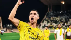 নিজের দুর্দান্ত ক্যারিয়ারে আরও একটি নতুন অধ্যায় যোগ করেছেন ক্রিস্টিয়ানো রোনালদো।